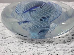 lot 82 image: Suspended Bubble Art Glass Paperweight - Signed - Robert Eikholt