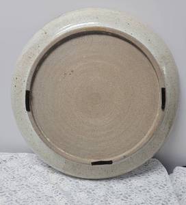 lot 29 image: Large Studio Art Pottery Charger Platter by Kevin Caufield