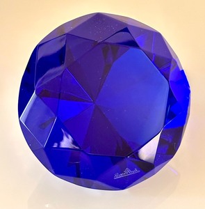 lot 53 image: Rosenthal Cobalt Blue Diamond Shaped Paperweight