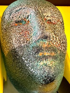 lot 26 image: Kosta Boda Brains Green Pablo by Bertil Vallien