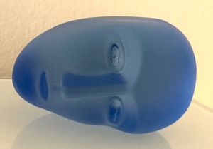 lot 46 image: Kosta Boda Karolina Blue Brains by Bertil Vallien
