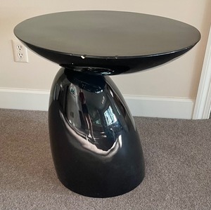 lot 66 image: Black Corbin Side Table
