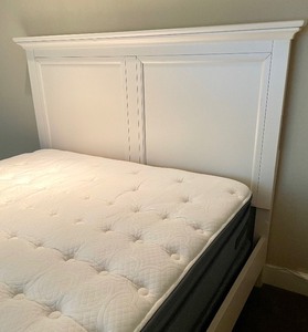 lot 67 image: White Full  Queen Bed