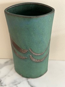 lot 78 image: Artisan Halling Pottery Vase