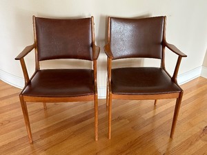 lot 10A image: Pair of Johannes Andersen Danish Teak Dining Chairs