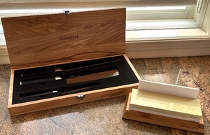 lot 51 image: New Kamikota Japanese Knife Set with Sharpening Stone