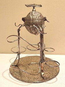 lot 28 image: Antique English Hukin and Heath Electroplated Lemon Squeezer
