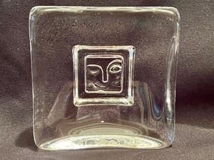 lot 169 image: Kosta Boda Clear Glass Dish with Face