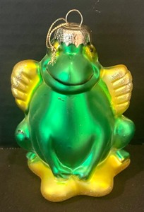 lot 253 image: Two Soffieria De Cartini Fun frog Ornaments