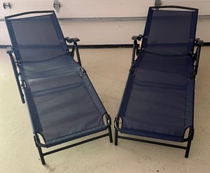 lot 316 image: Two Foldable Lounge Chairs