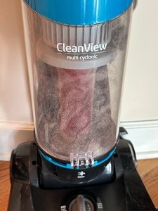 lot 315 image: Bissell Clean View Vacuum Cleaner