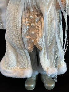 lot 306 image: Santa Figurine