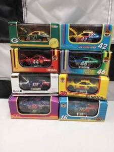 lot 31 image: Revell 164th Scale Die Cast Cars