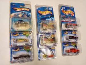 lot 71 image: Hot Wheels 164th Scale Die Cast Cars
