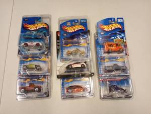 lot 72 image: Hot Wheels 164th Scale Die Cast Cars