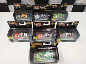 lot 80 image: Team Hot Wheels Pro 164th Scale Die Cast Car