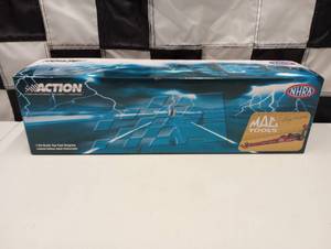 lot 91 image: Action Racing Top Fuel Dragsters 124th Scale Die Cast Car