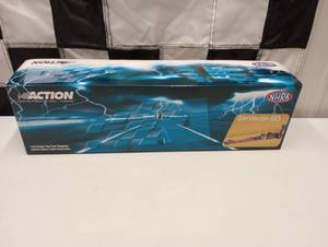 lot 92 image: Action Racing Top Fuel Dragsters 124th Scale Die Cast Car