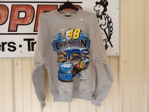 lot 104 image: Chase Authentics Jimmie Johnson #48 Lowes Medium Sweatshirt