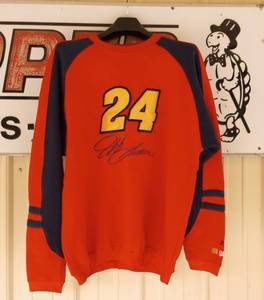 lot 108 image: Chase Authentics XL Jeff Gordon Sweet Shirt