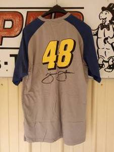 lot 113 image: Chase Authentics Jimmie Johnson #48 Lowes Medium Shirt