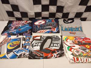 lot 120 image: Nascar Racing Adult Medium T-Shirts