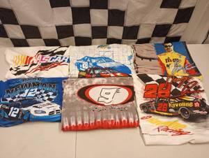 lot 125 image: Nascar Racing Adult Large T-Shirts