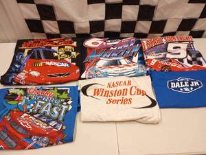 lot 129 image: Nascar Racing Adult Large T-Shirts
