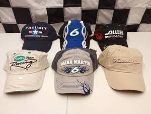 lot 135 image: Assorted Adjustable Caps.
