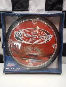 lot 146 image: Nascar Win Craft Racing Winston Cup Series The Victory Lap Wall Clock