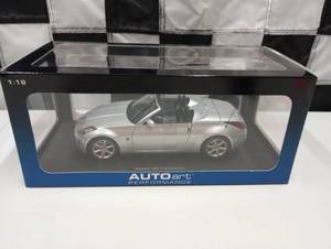 lot 180 image: Autoart Performance Nissan 350 Z Roadster 118th Scale Die Cast Car