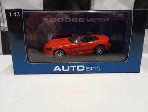 lot 172 image: Autoart Dodge Viper SRT-10 143rd Scale Die Cast Car