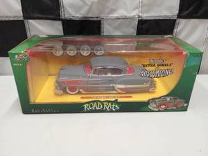 lot 214 image: Jada Toys Road Rats 1953 Chevy Bel Air 118th Scale Die Cast Car