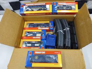 lot 225 image: Life Like Trains HO Scale Smith And Wesson Express Train Set With Power Pack
