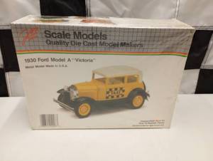 lot 244 image: Scale Models Quality Die Cast 1930 Ford Model A Victoria Model Kit