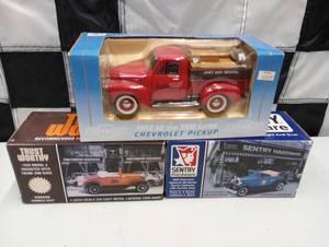 lot 263 image: 125th Scale Die Cast Coin Banks