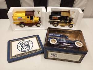 lot 266 image: Auto Die Cast Coin Banks