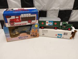 lot 267 image: Ertl  Die Cast Coin Banks