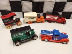 lot 268 image: Die Cast Coin Banks