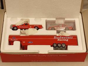 lot 289 image: Racing Collectibles Bill Elliot Budweiser Racing 164th Scale Die Cast Dually W  Show Trailer.