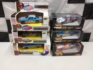 lot 307 image: Hot Wheels & Road Champs 143rd Scale Die Cast Cars