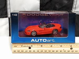 lot 324 image: Autoart  Dodge Viper SRT-10 143rd Scale Die Cast Cars.