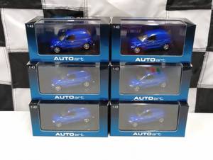 lot 325 image: Autoart Chrysler Panel Cruiser 143rd Scale Die Cast Cars