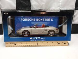 lot 330 image: Autoart Performance Porsche Boxster S 118th Scale Die Cast Car.