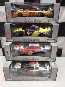 lot 339 image: Team Caliber Pit Stop 124th Scale Die Cast Cars,