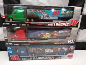 lot 480 image: Action Winners Circle 164th Scale Die Cast Trailer Rigs