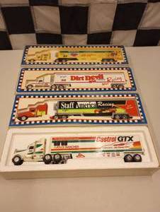 lot 485 image: Assorted 164th Scale Die Cast Transporters
