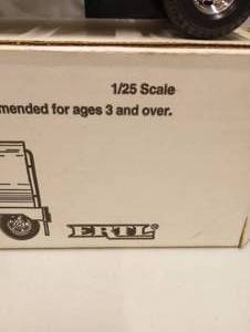 lot 487 image: Ertl Flying J Truck And Tanker 125h Scale Die Cast