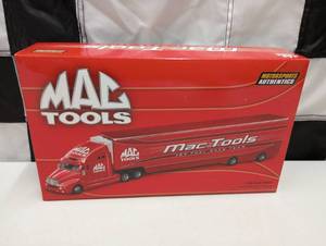 lot 494 image: Mac Tools 164th Scale Die Cast Hauler