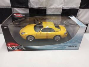 lot 543 image: Hot Wheels Porsche 911 118th Scale Die Cast Car